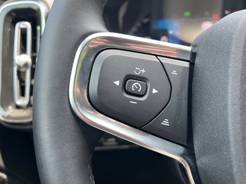 Certified 2025 Volvo EX40 Core AWD/4WD image 12
