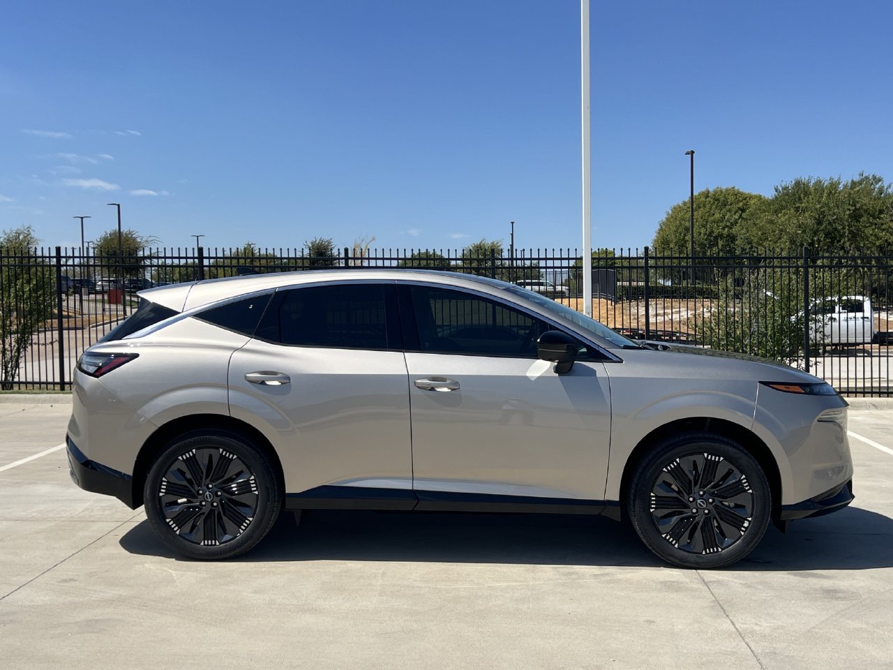 New 2027 Nissan Murano Platinum AWD/4WD image 3