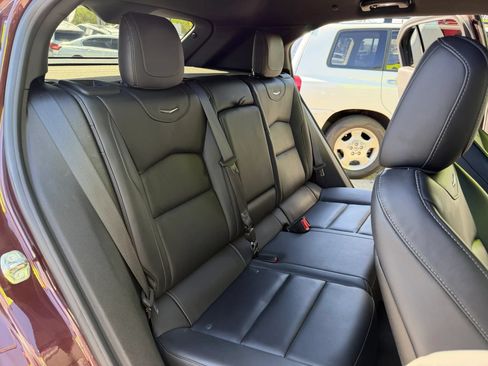 Used 2023 Cadillac XT4 Premium Luxury FWD image 15