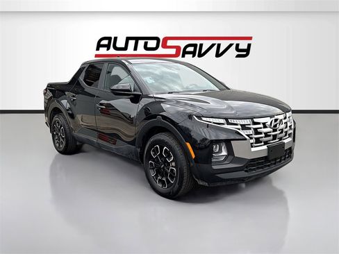 Used 2023 Hyundai Santa Cruz SE image 1