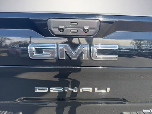 Used 2024 GMC Sierra 2500 Denali Ultimate AWD/4WD image 40