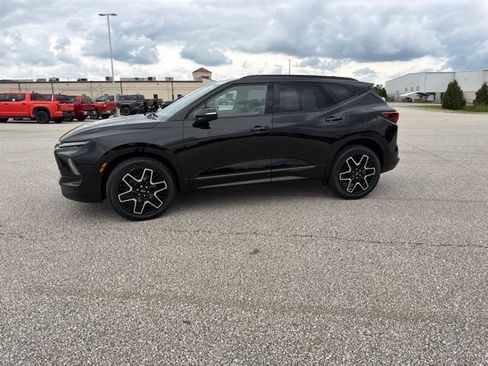 Used 2024 Chevrolet Blazer RS w/ LPO, Floor Liner Package FWD image 12