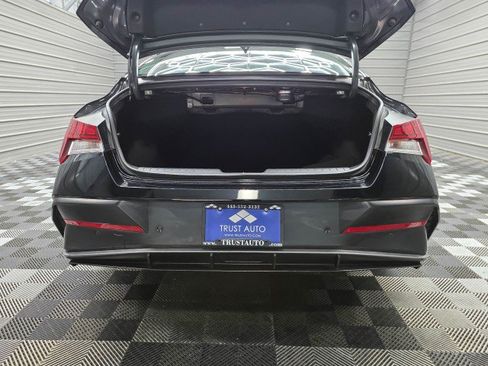 Used 2024 Hyundai Elantra Limited FWD image 38