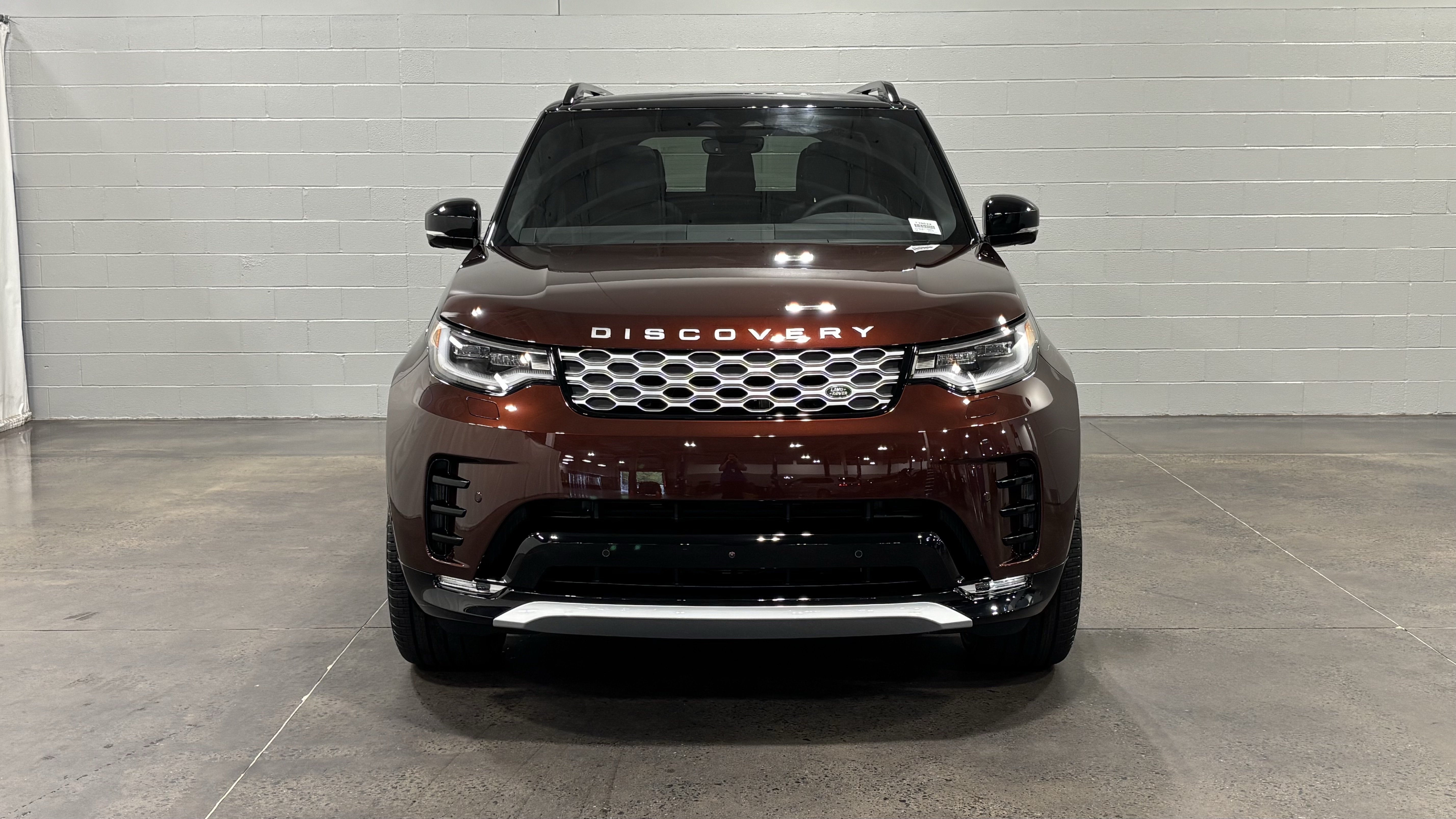 New 2026 Land Rover Discovery Limited Edition AWD/4WD image 9