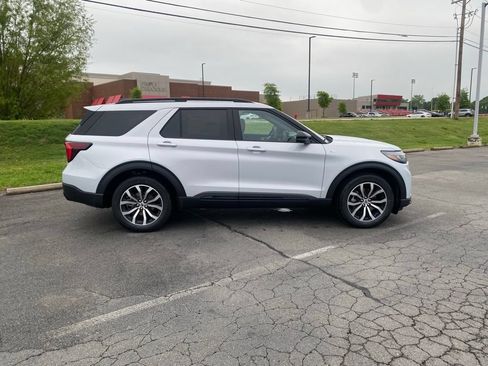 New 2026 Ford Explorer ST-Line RWD image 8