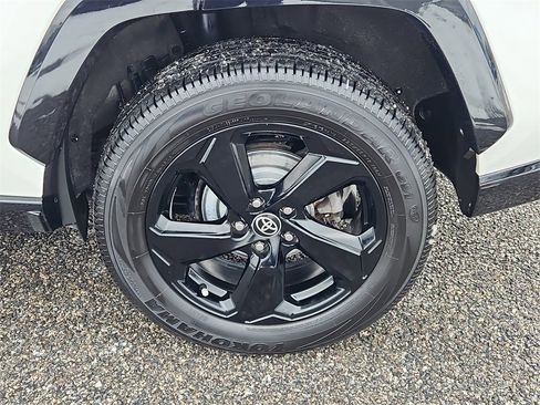 Used 2021 Toyota RAV4 XSE image 8