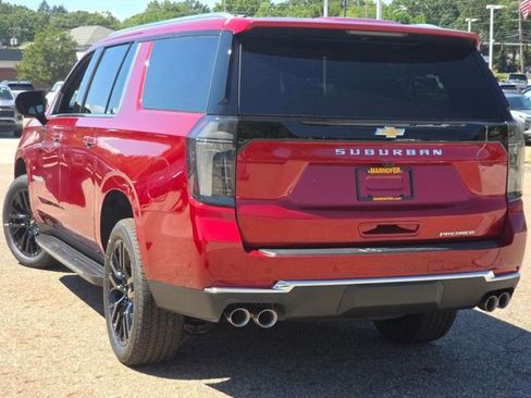 New 2025 Chevrolet Suburban Premier image 23