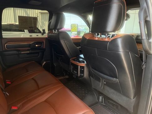 Used 2022 RAM 3500 Limited AWD/4WD image 12