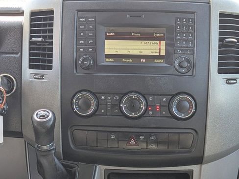 Used 2015 Mercedes-Benz Sprinter 2500 image 13