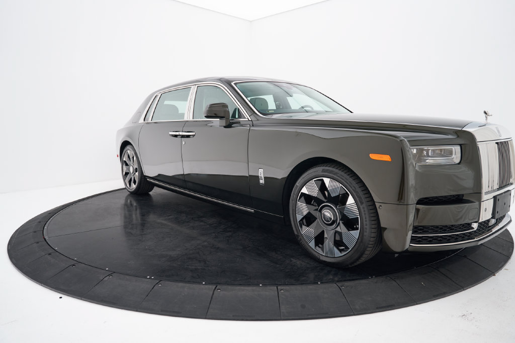 Used 2026 Rolls-Royce Phantom Extended Wheelbase RWD image 17