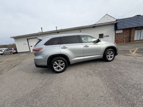 Used 2015 Toyota Highlander XLE image 9