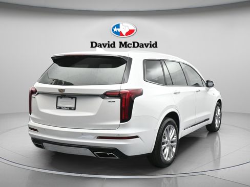 Used 2023 Cadillac XT6 Premium Luxury w/ Technology Package FWD image 8