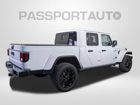 Used 2024 Jeep Gladiator Sport AWD/4WD image 9