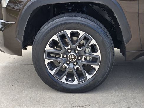 Used 2022 Toyota Tundra Limited AWD/4WD image 17