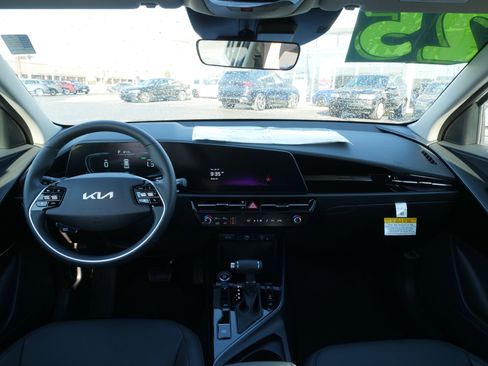 New 2025 Kia Niro EX image 19