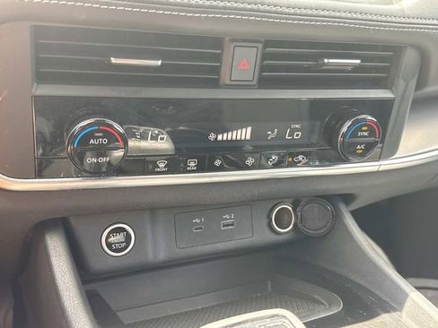 Certified 2023 Nissan Rogue SV AWD/4WD image 33