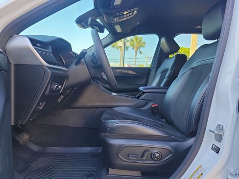 Used 2023 Jeep Grand Cherokee Altitude RWD image 23