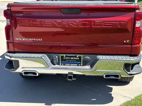 Used 2021 Chevrolet Silverado 1500 LT w/ Diesel Off-Road Package AWD/4WD image 17