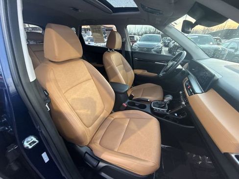 Used 2025 Kia Seltos EX w/ EX Sunroof Package image 24