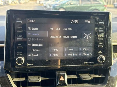 Used 2021 Toyota Corolla LE FWD image 32