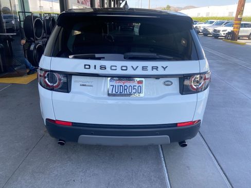 Used 2017 Land Rover Discovery Sport HSE Luxury image 4