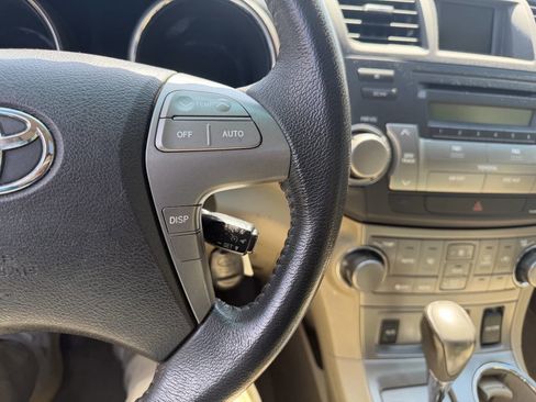 Used 2010 Toyota Highlander SE image 32