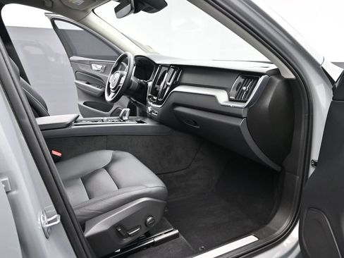Used 2024 Volvo XC60 B5 Core w/ Protection Package Premier AWD/4WD image 22