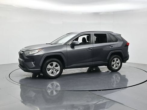 Used 2019 Toyota RAV4 XLE FWD image 5