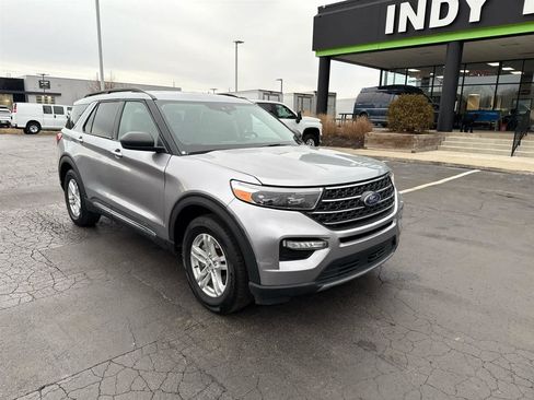 Used 2023 Ford Explorer XLT w/ Equipment Group 202A image 2