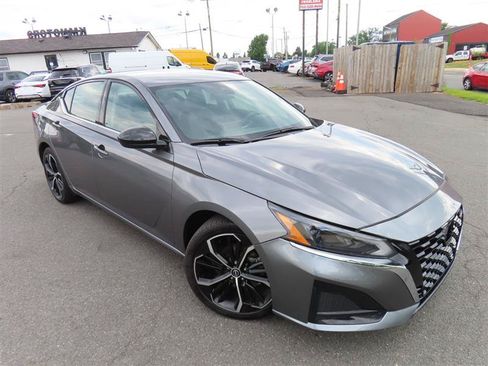 Used 2024 Nissan Altima 2.5 SR FWD image 5