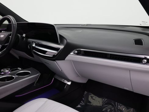 Used 2024 Cadillac Lyriq Luxury RWD image 38