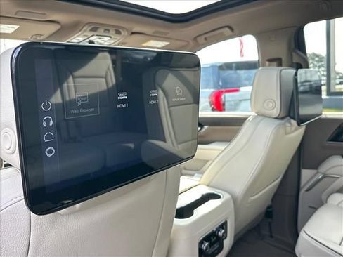 New 2026 GMC Yukon Denali w/ Denali Reserve Package AWD/4WD image 26