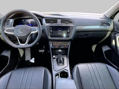 Used 2023 Volkswagen Tiguan SE w/ Panoramic Sunroof Package FWD image 14