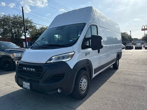Used 2024 RAM ProMaster 3500 w/ Delivery Van Package FWD image 2