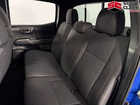 Used 2016 Toyota Tacoma TRD Sport image 14