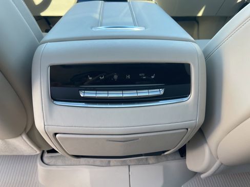 Used 2025 Cadillac Escalade ESV Sport Platinum image 20