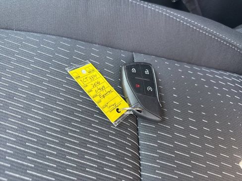 Used 2026 Chevrolet Equinox LT FWD image 33