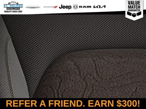 Used 2023 Jeep Renegade Latitude w/ Sun/Sound Group image 28