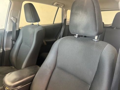 Used 2017 Toyota RAV4 LE FWD image 15