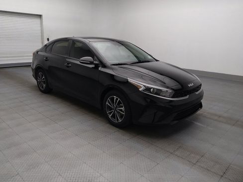 Used 2024 Kia Forte LXS w/ LXS Technology Package FWD image 11