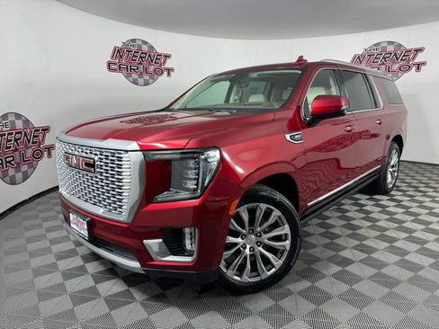 Used 2022 GMC Yukon XL Denali w/ Denali Premium Package image 1