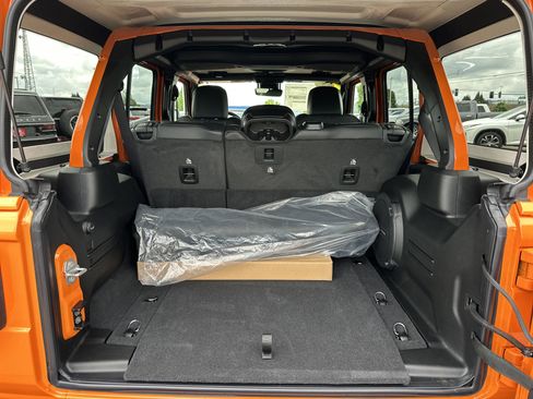 New 2025 Jeep Wrangler Unlimited Rubicon 392 image 5
