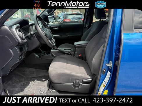 Used 2018 Toyota Tacoma TRD Off-Road AWD/4WD image 10