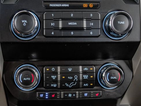 Used 2019 Ford F350 Lariat w/ Lariat Ultimate Package AWD/4WD image 26