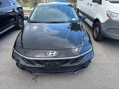 Used 2024 Hyundai Elantra SEL FWD image 9