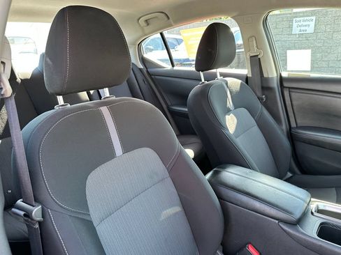 Used 2024 Nissan Sentra SV FWD image 17