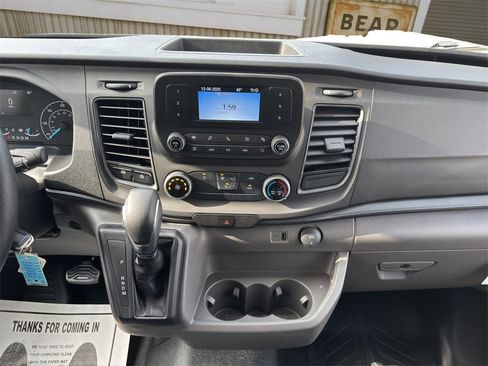 New 2025 Ford Transit 250 148 Medium Roof image 25