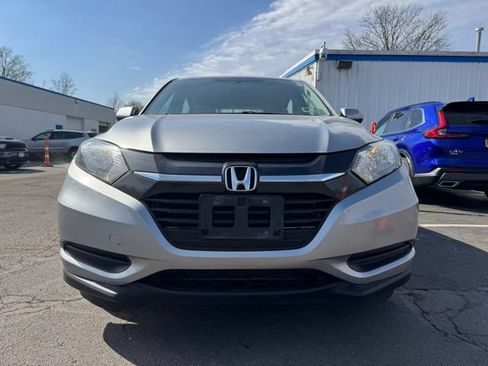 Used 2018 Honda HR-V LX image 6