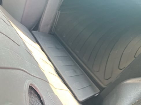Certified 2026 Toyota Prius XLE FWD image 33