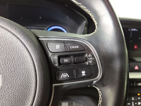 Certified 2022 Kia Niro EX FWD image 22